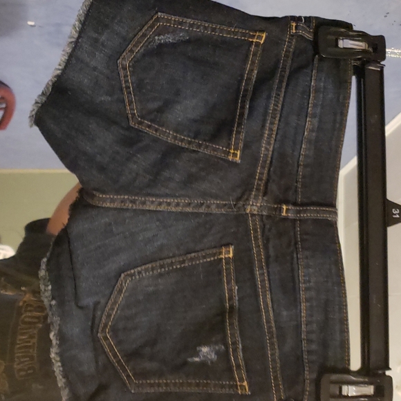 Denim shorts by Decree - Picture 3 of 3